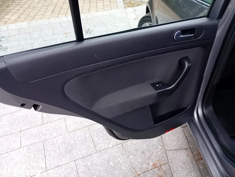 Volkswagen Golf Plus 1.6 TDI DPF Trendline - 30