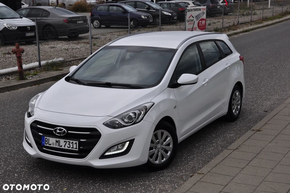 Hyundai i30 blue 1.4 Style - 2