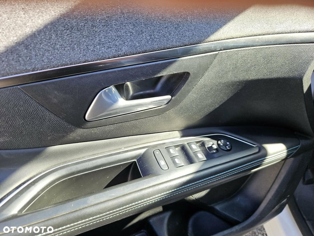 Peugeot 5008 BlueHDi 130 EAT8 Allure Pack - 16