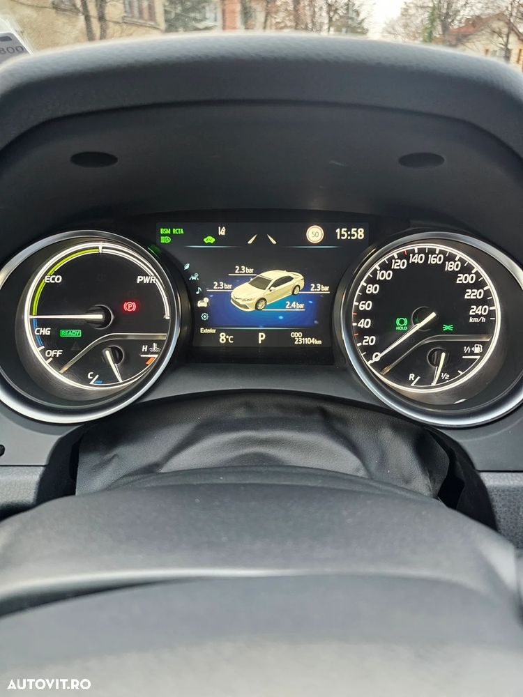 Toyota Camry Executive - 18