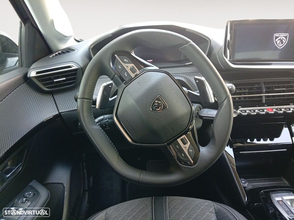 Peugeot 208 - 12