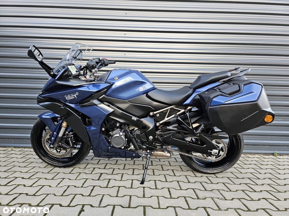 Suzuki GSX - 4