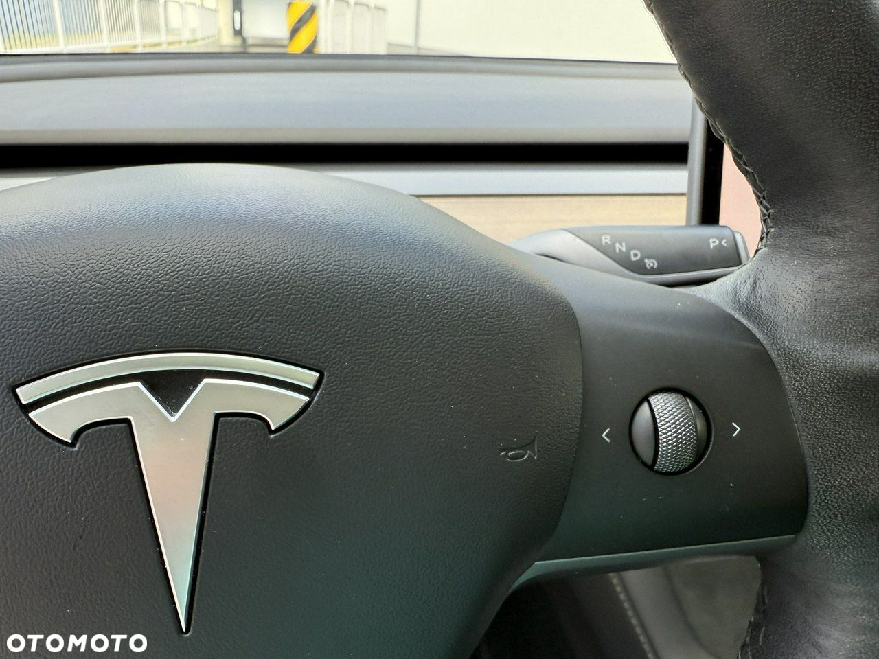 Tesla Model 3 - 32
