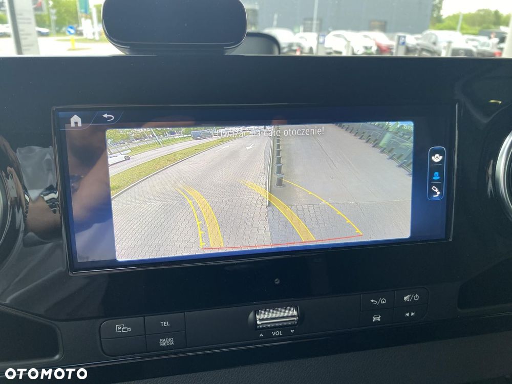 Mercedes-Benz Sprinter - 13