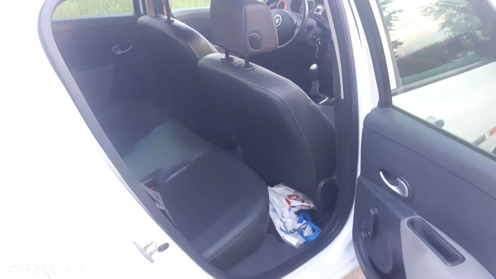 Renault Clio 1.2 16V Expression - 16