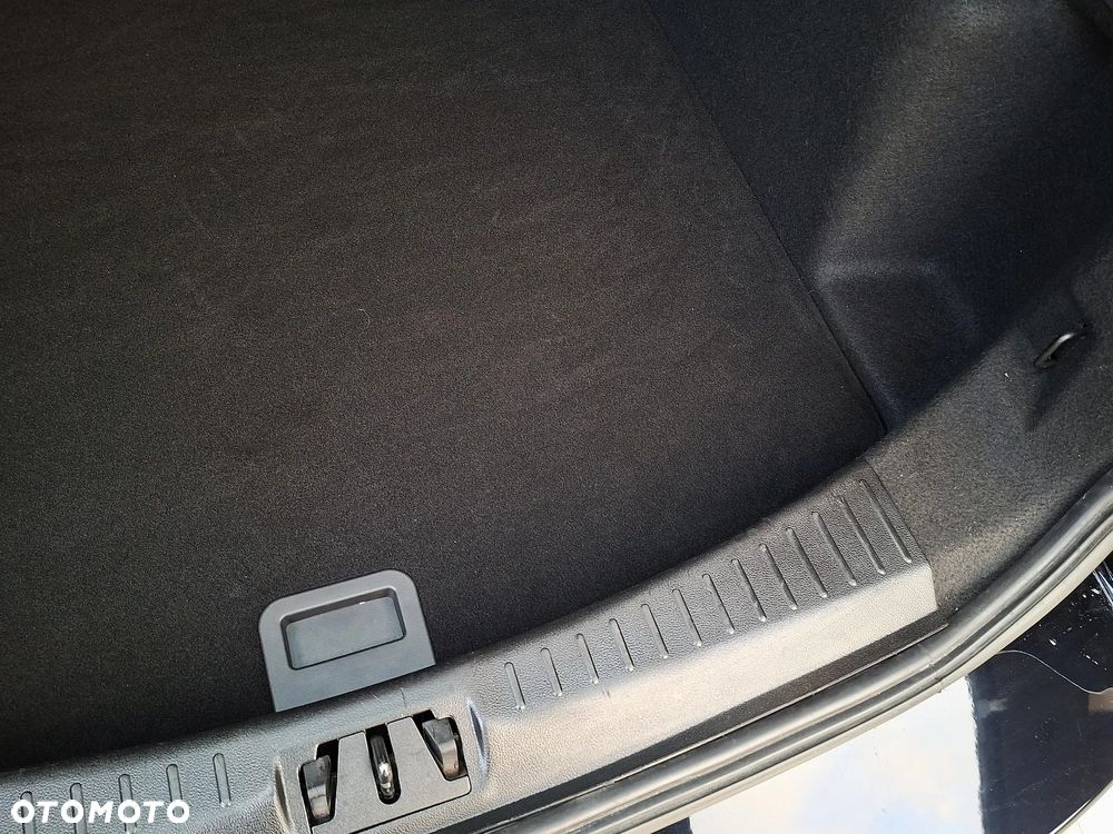 Ford Kuga 1.5 EcoBoost 2x4 ST-Line - 29