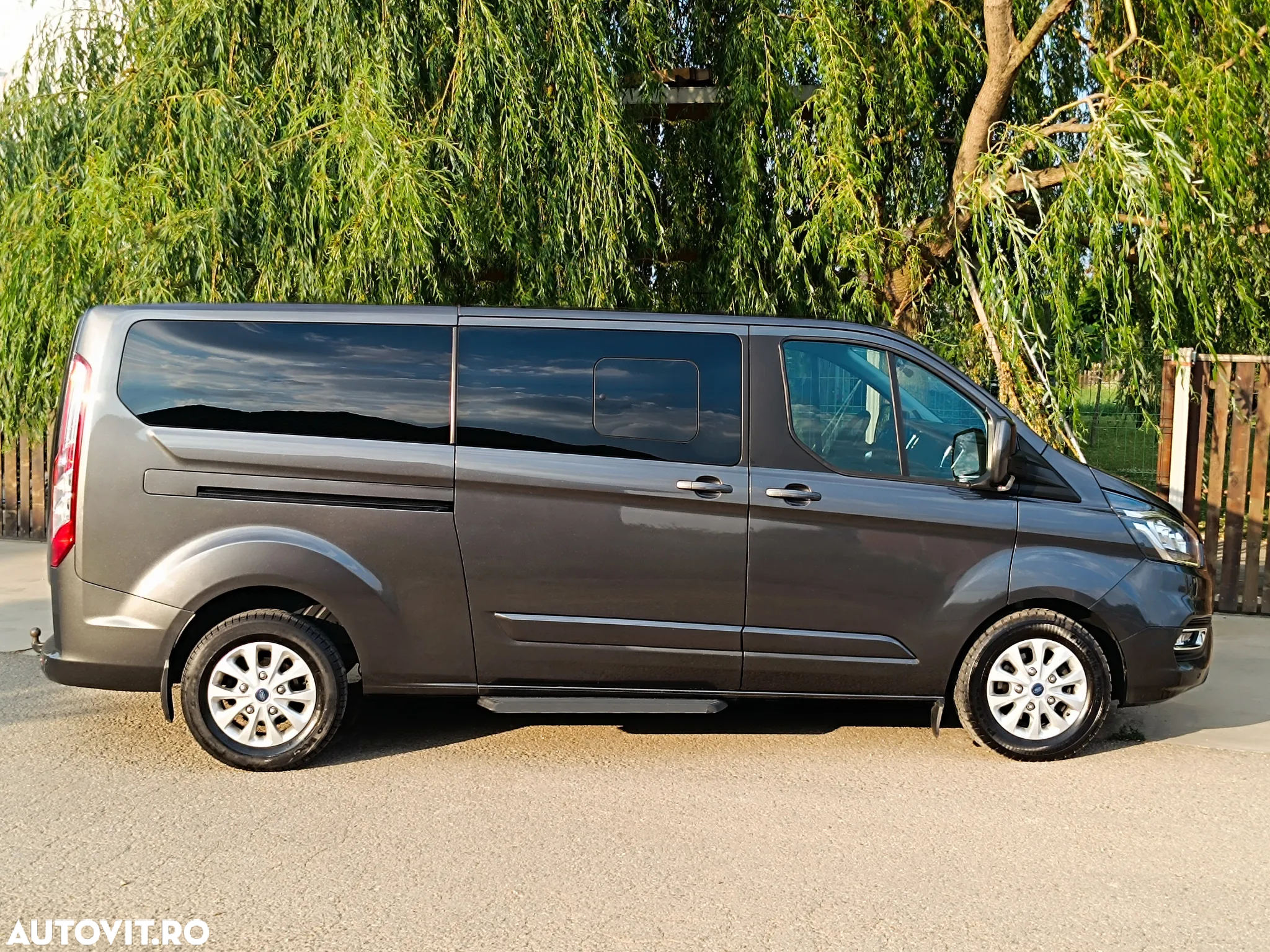Ford Tourneo Custom Bus 320 2.0 EcoBlue 170 CP L2H1 Titanium Aut. - 7