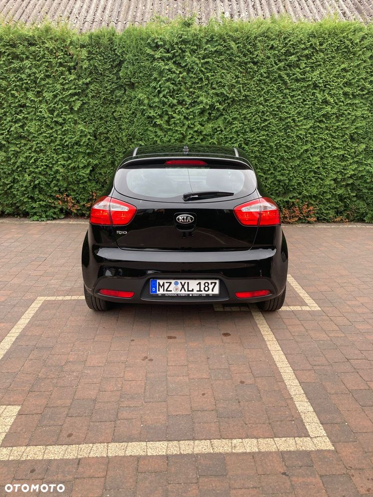 Kia Rio 1.4 L - 7