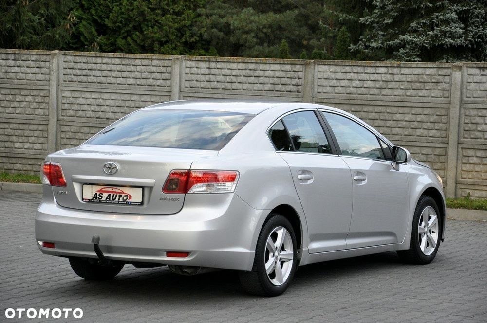 Toyota Avensis 1.8 Sol plus NAVI - 34