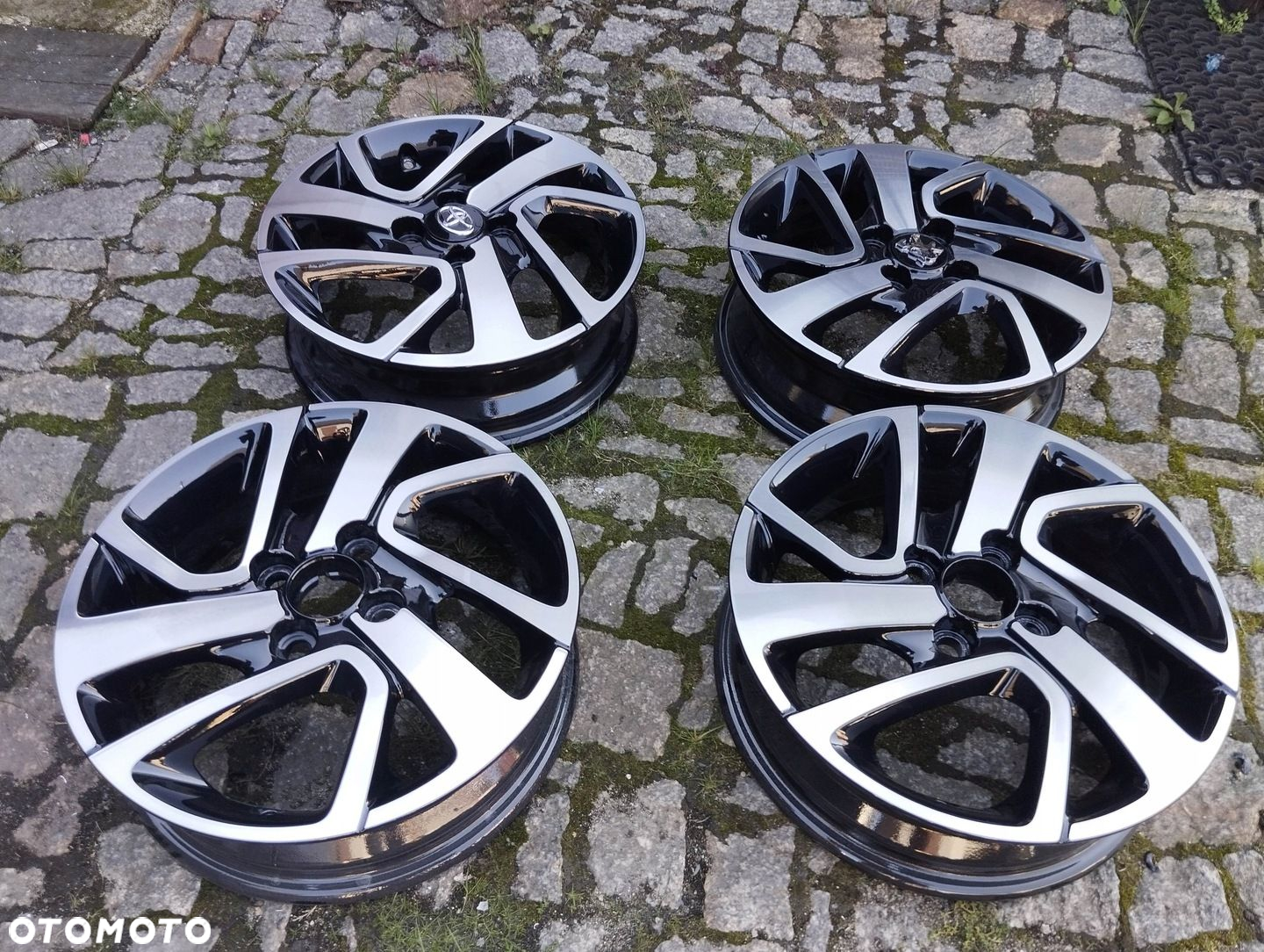 Felgi Alu Peugeot 108 Citroen C1 Toyota Aygo 4x100 15 - 7