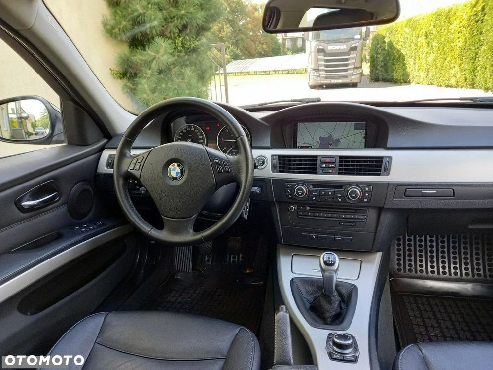 BMW Seria 3 - 23