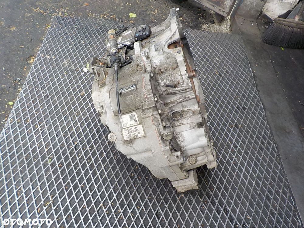 SKRZYNIA BIEGÓW VOLVO V70 II 2.4  TF-80SC 30751345 - 3