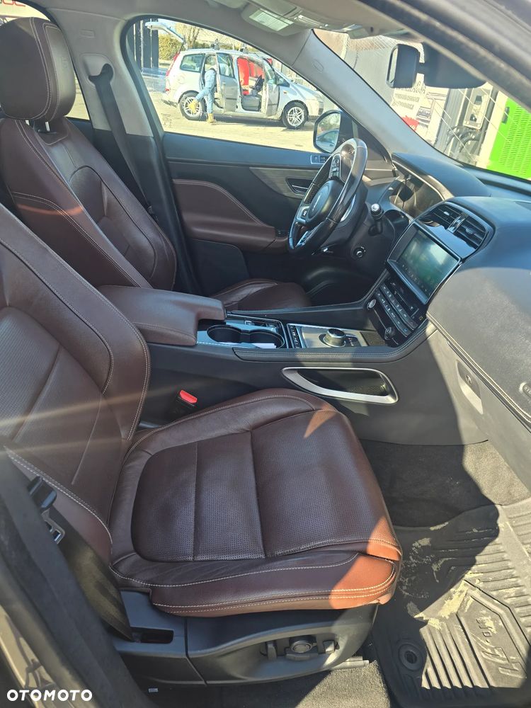 Jaguar F-Pace 3.0 V6 AWD S - 10