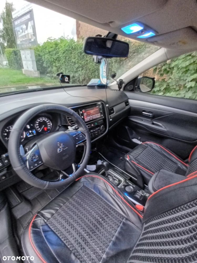 Mitsubishi Outlander 2.0 2WD CVT Diamant Edition - 13