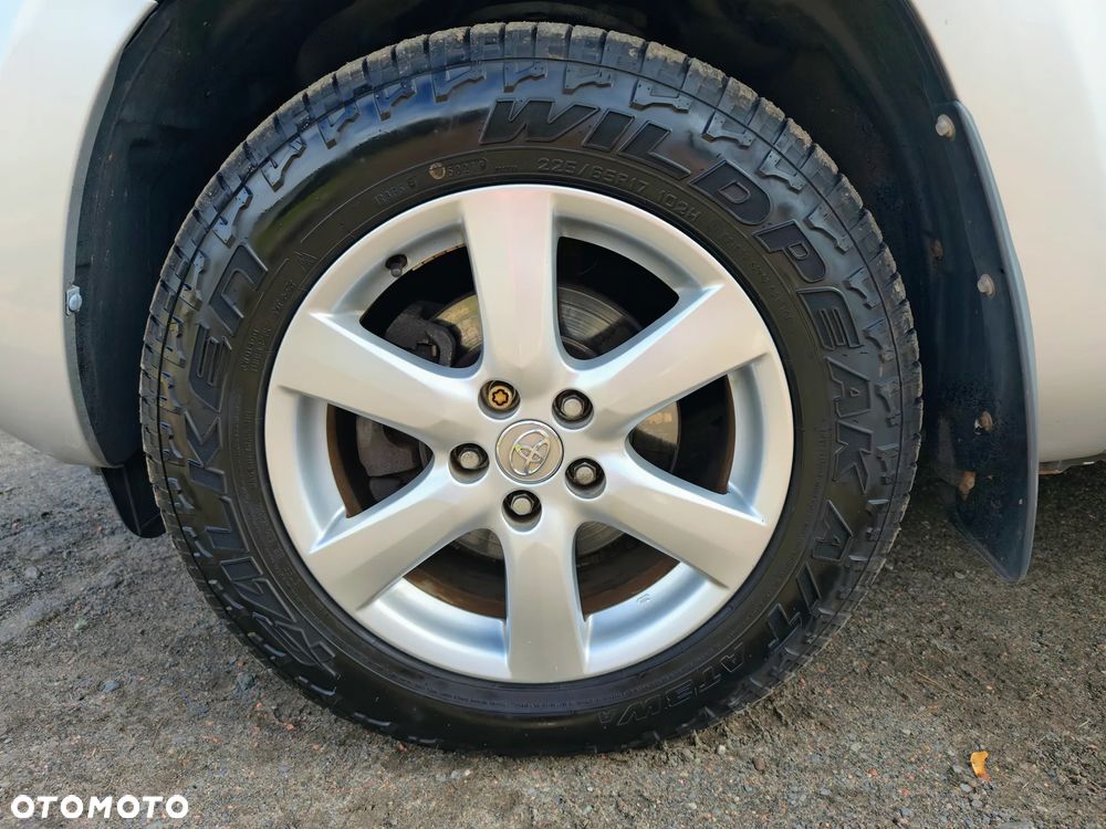 Toyota RAV4 2.2 D-4D Premium - 19