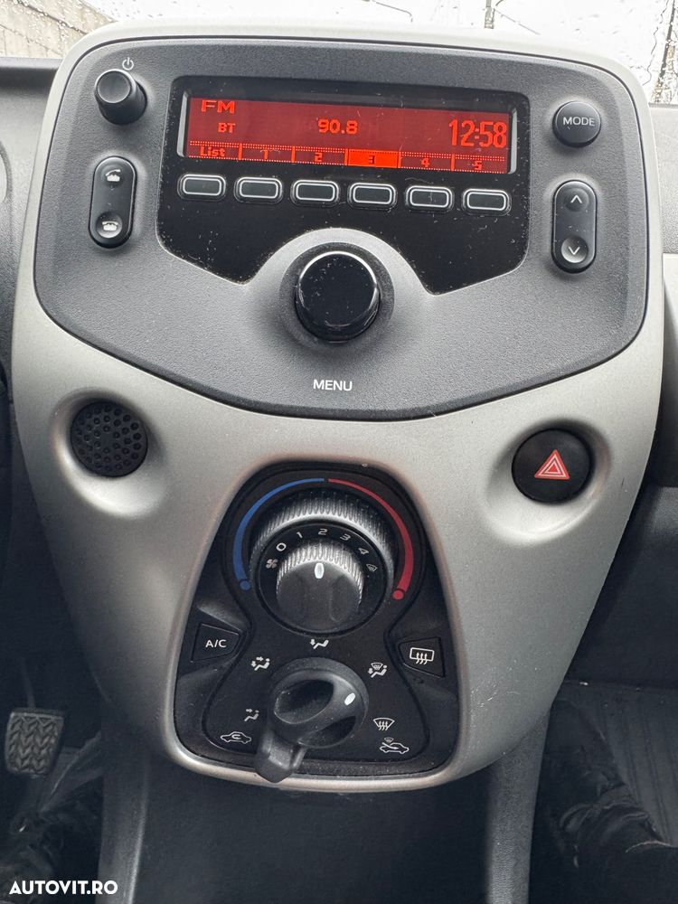 Toyota Aygo 1.0 X - wave - 10