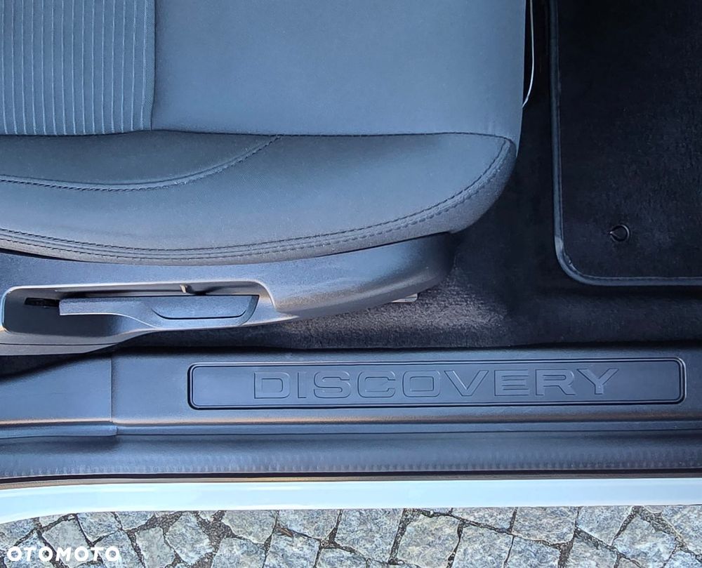 Land Rover Discovery Sport 2.0 D180 R-Dynamic SE - 28