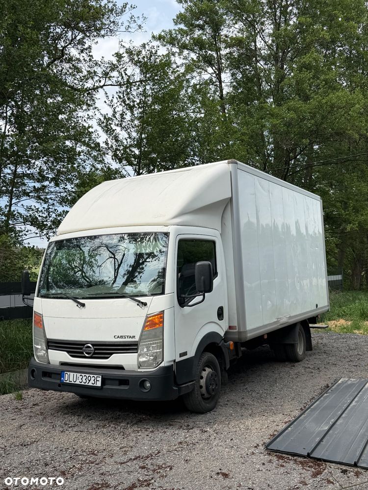 Nissan Cabstar - 1