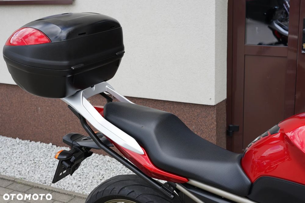 Yamaha XJ - 6