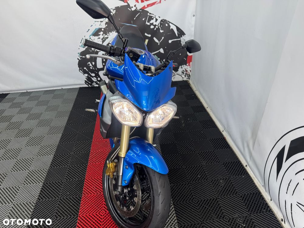 Triumph Street Triple - 37
