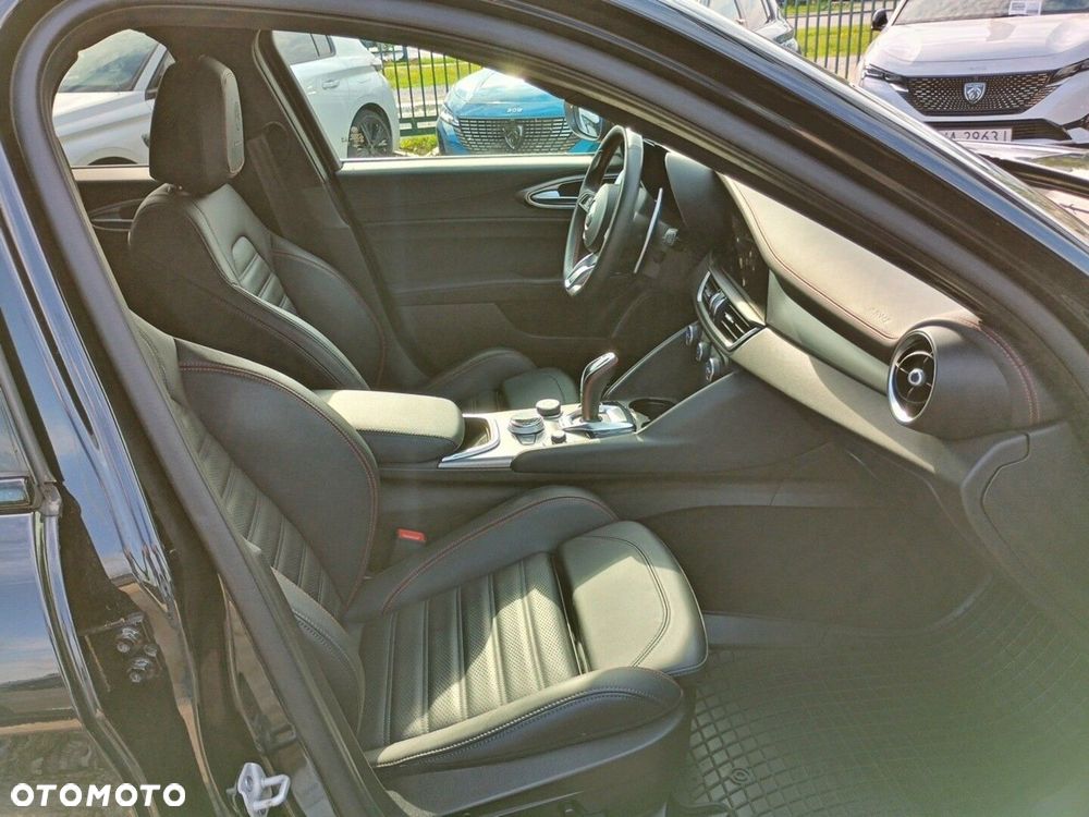Alfa Romeo Giulia 2.0 Turbo Competizione Q4 - 15