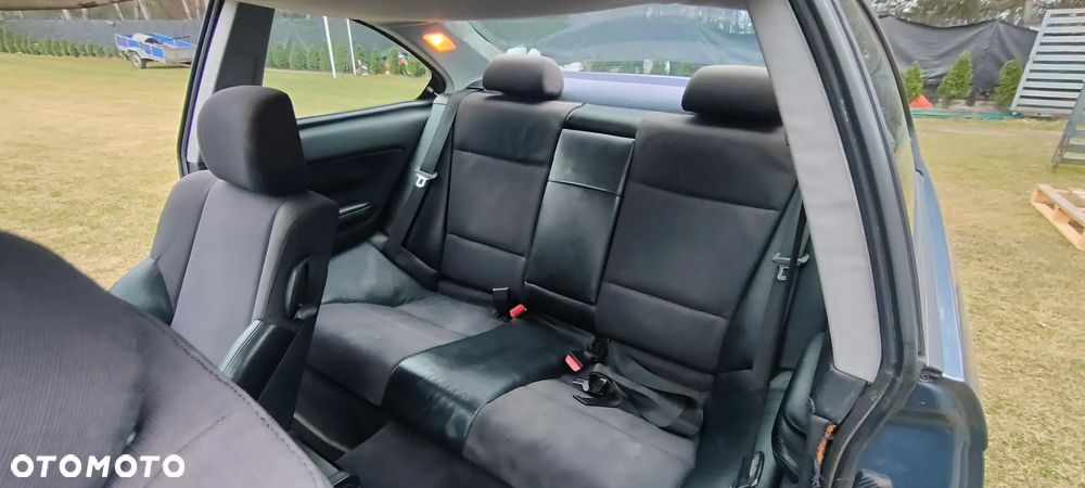 BMW Seria 3 318Ci - 7