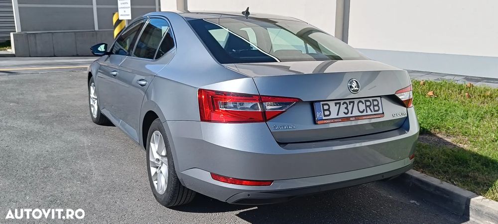 Skoda Superb 2.0 TDI DSG Ambition - 5