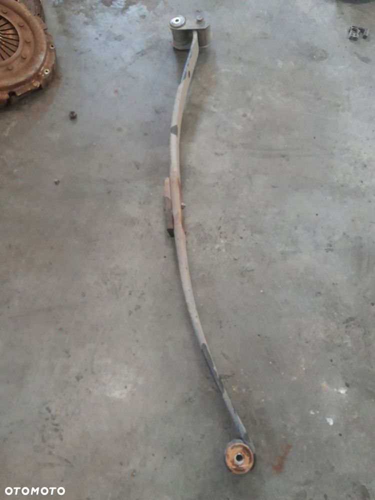 RESOR TYLNY IVECO DAILY POJEDYŃCZY 1P 1 PIÓRO EURO 6 - 1