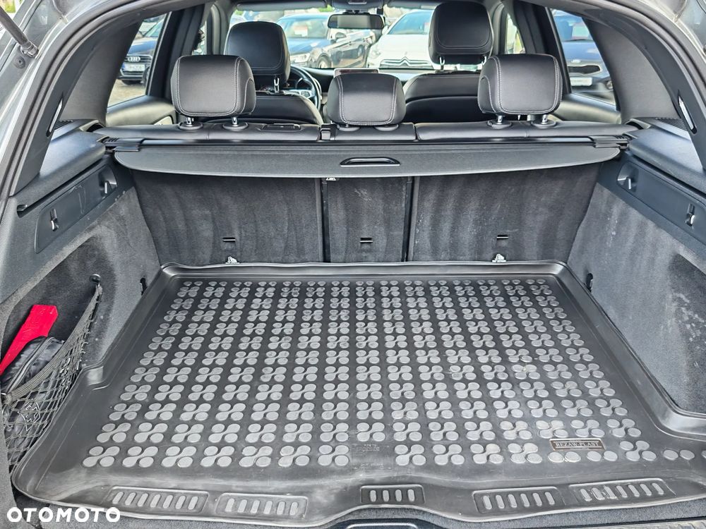 Mercedes-Benz GLC - 26