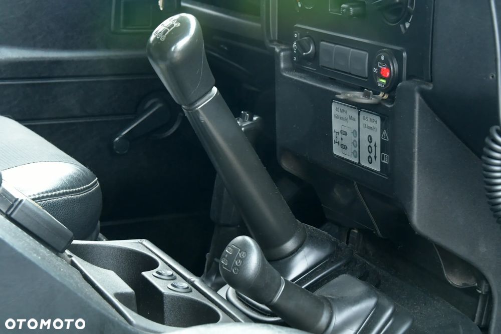 Land Rover Defender 110 2.4 TD4 E - 27