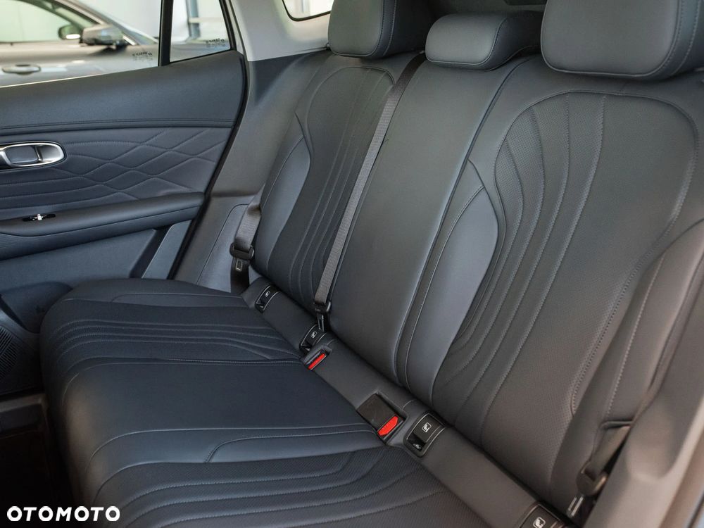 Geely Starray EM-i 1.5 PHEV Pro - 11
