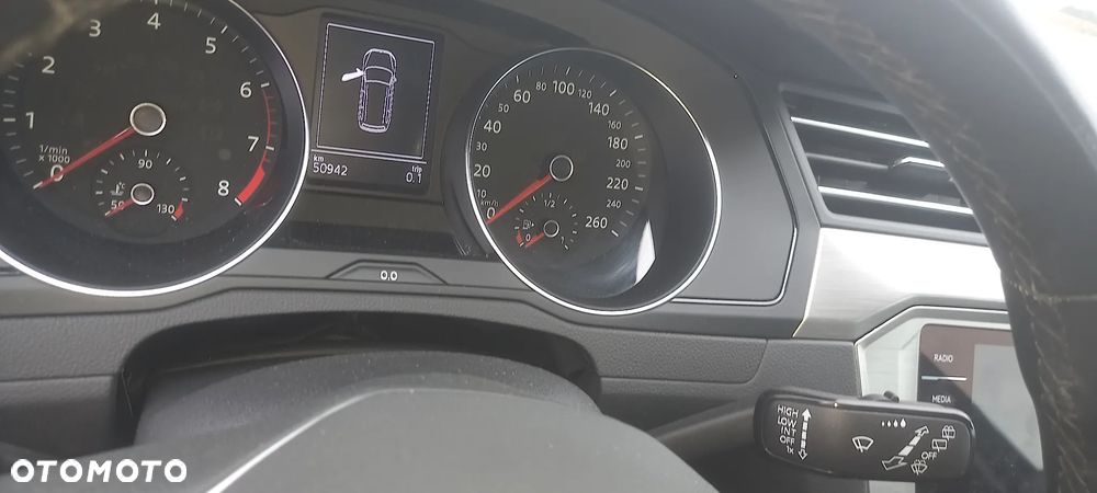 Volkswagen Passat - 7