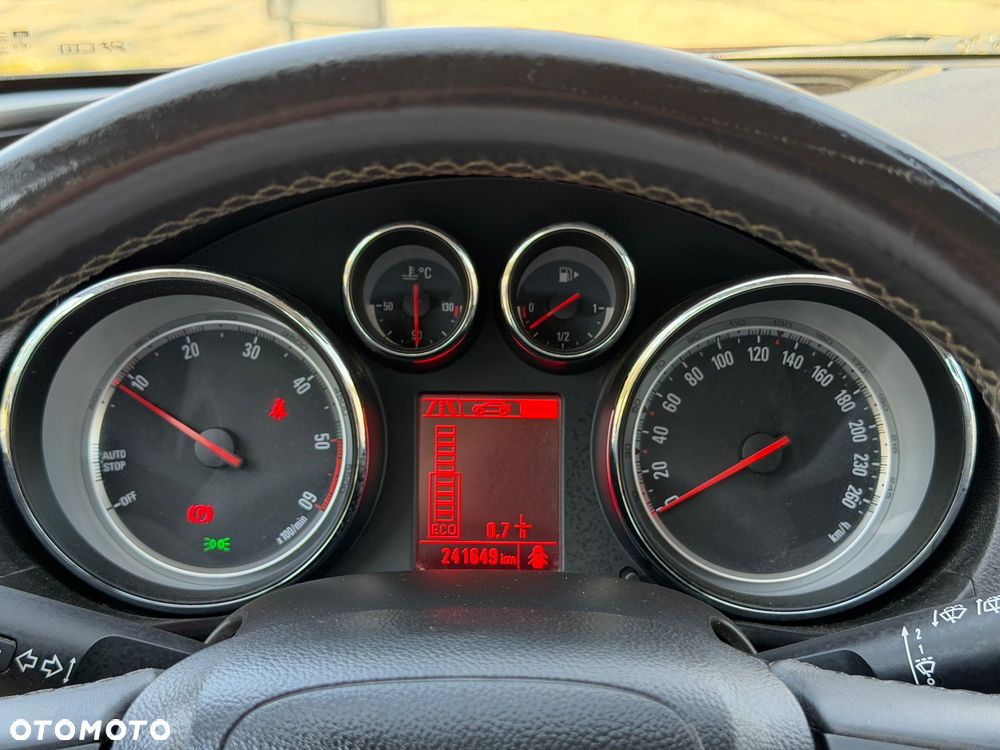 Opel Insignia 2.0 CDTI Cosmo S&S - 34