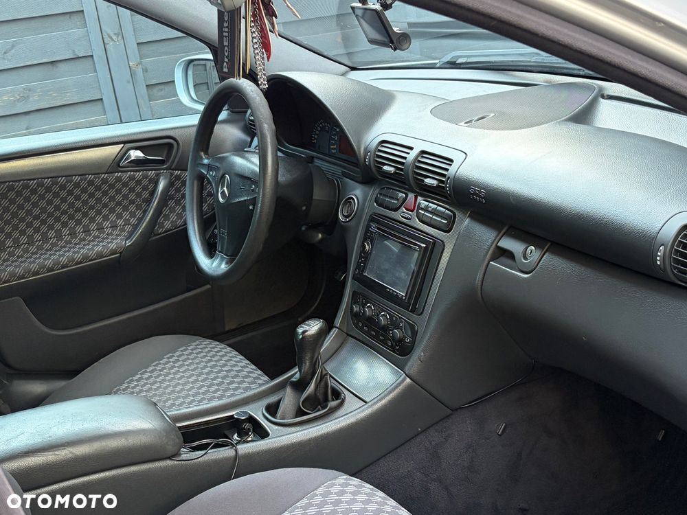 Mercedes-Benz Klasa C 180 Kompressor Avantgarde - 24