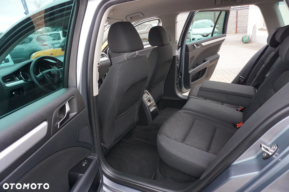 Skoda Superb 2.0 TDI DSG FAMILY - 21