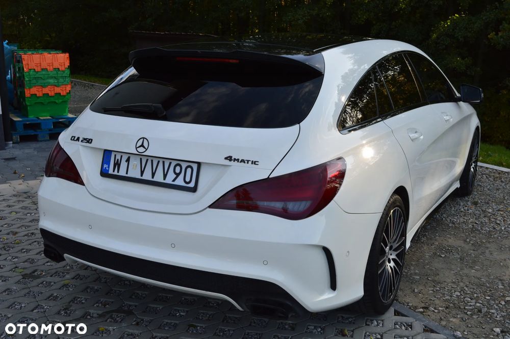 Mercedes-Benz CLA 250 4-Matic AMG Line - 16