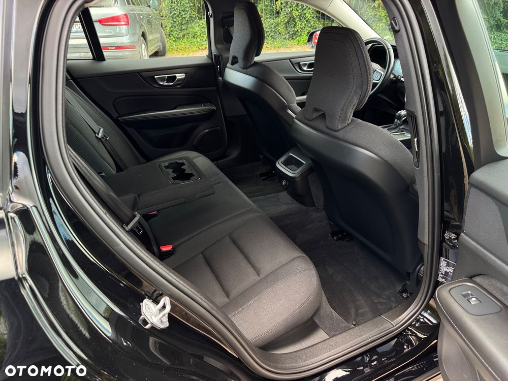 Volvo V60 D4 Geartronic Momentum - 23
