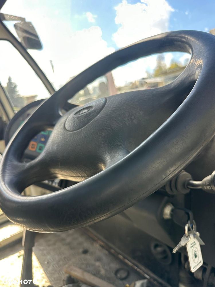 Inny Zamiatarka uliczna Myjka Odkurzacz Pojazd Komunalny 4x2 Scarab Sweepers - 12
