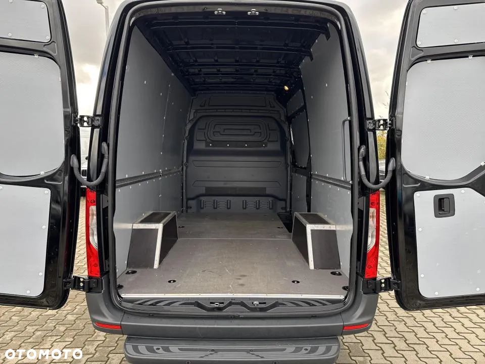 Mercedes-Benz Sprinter - 21