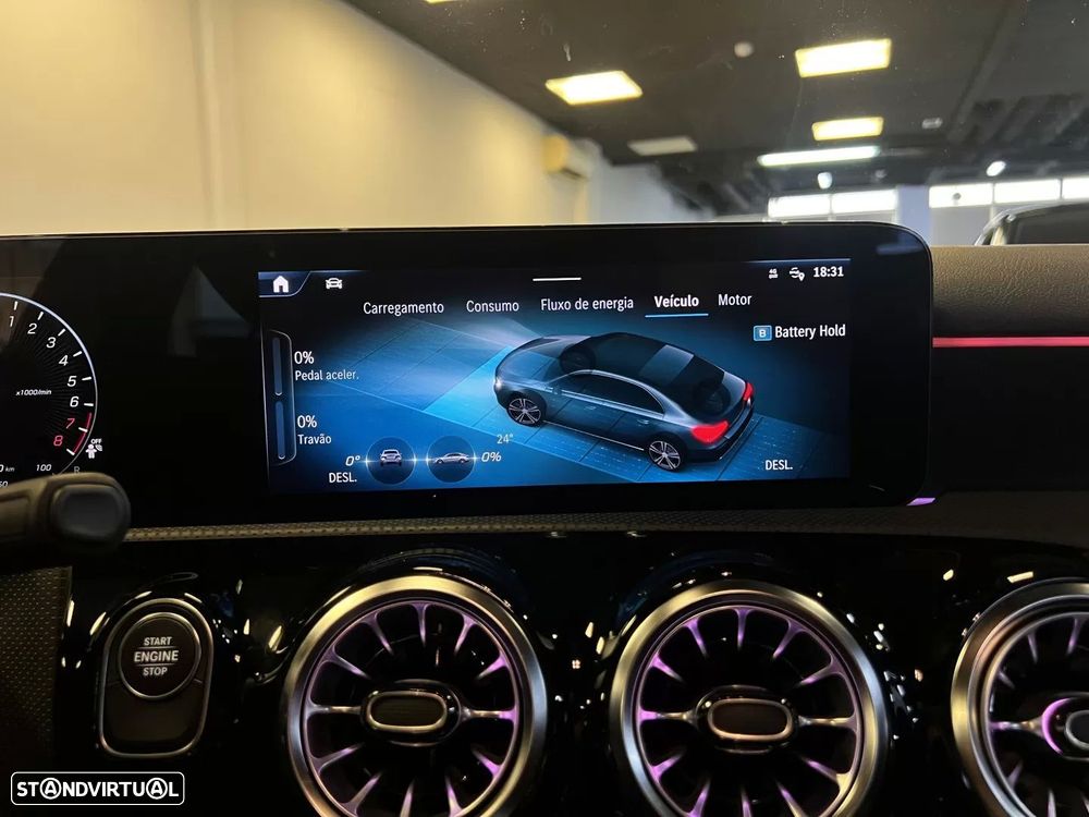 Mercedes-Benz A 250 Limousine e AMG Line - 20