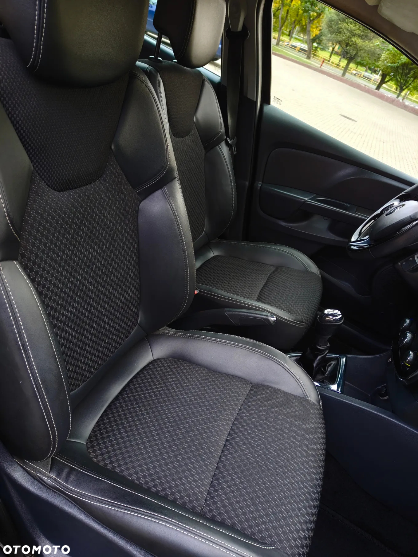 Renault Clio 1.2 16V 75 GPS - 6