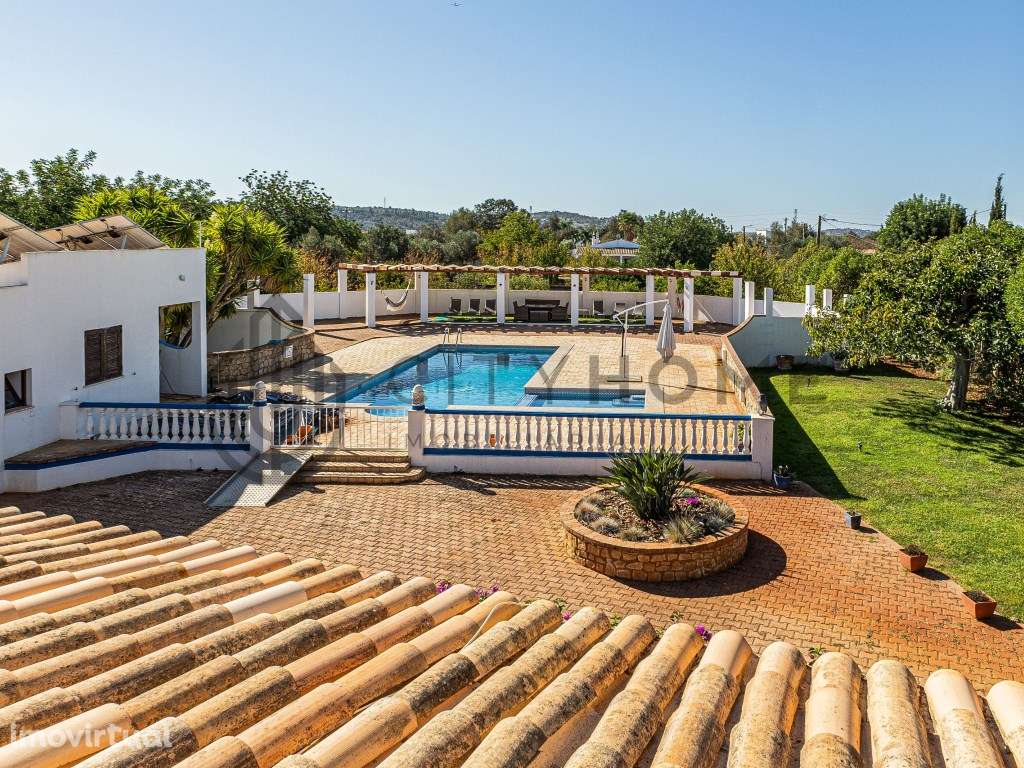 Moradia térrea T3+1 com piscina inserida num lote de 3.600m2 em Alc... - Grande imagem: 2/44