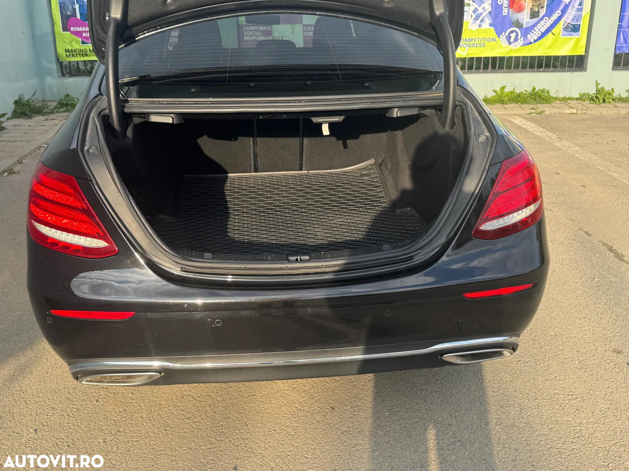 Mercedes-Benz E 200 4MATIC Aut. - 14