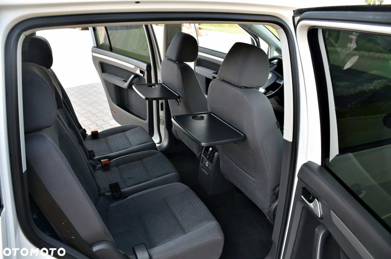 Volkswagen Touran - 21