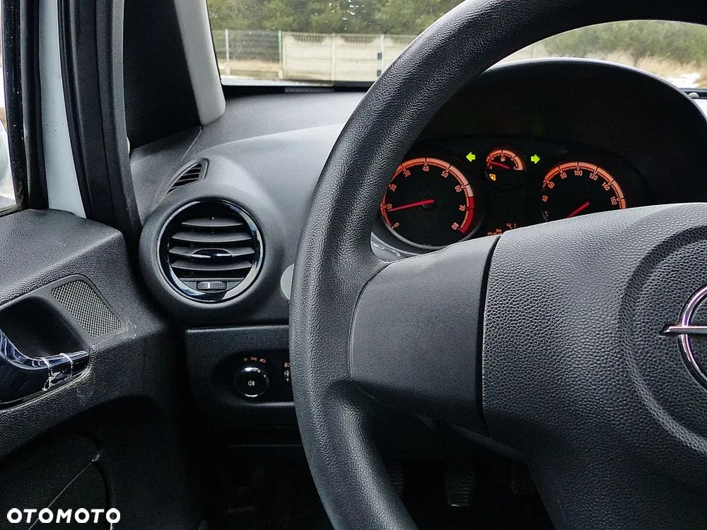 Opel Corsa 1.2 16V Enjoy - 29