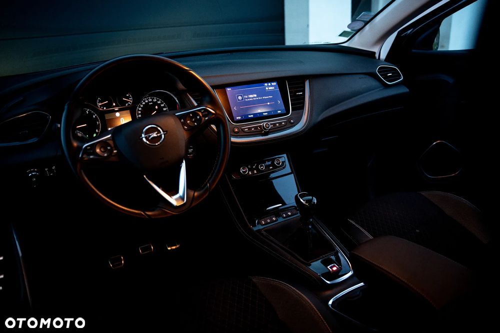 Opel Grandland X 1.2 Start/Stop Business Elegance - 8