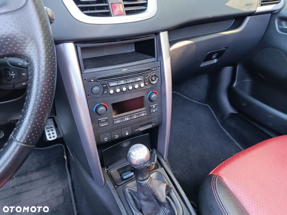 Peugeot 207 CC - 11