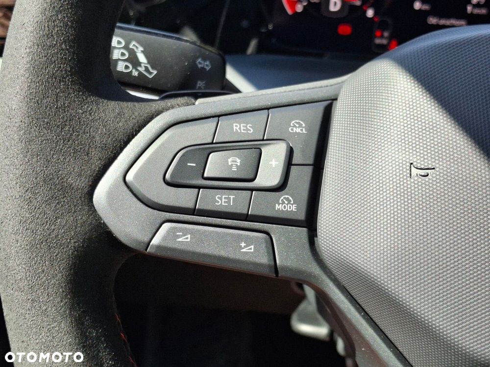 Volkswagen Golf 2.0 TSI GTI Edition 50 DSG - 41