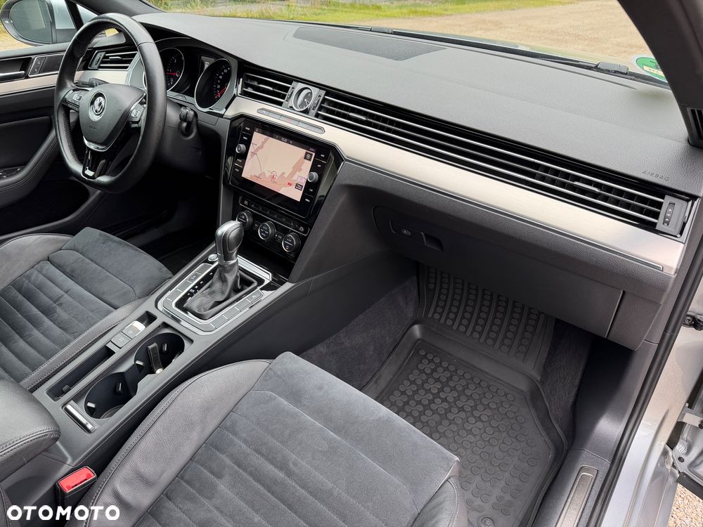 Volkswagen Passat Variant 2.0 TDI SCR DSG BlueMotion Highline - 31