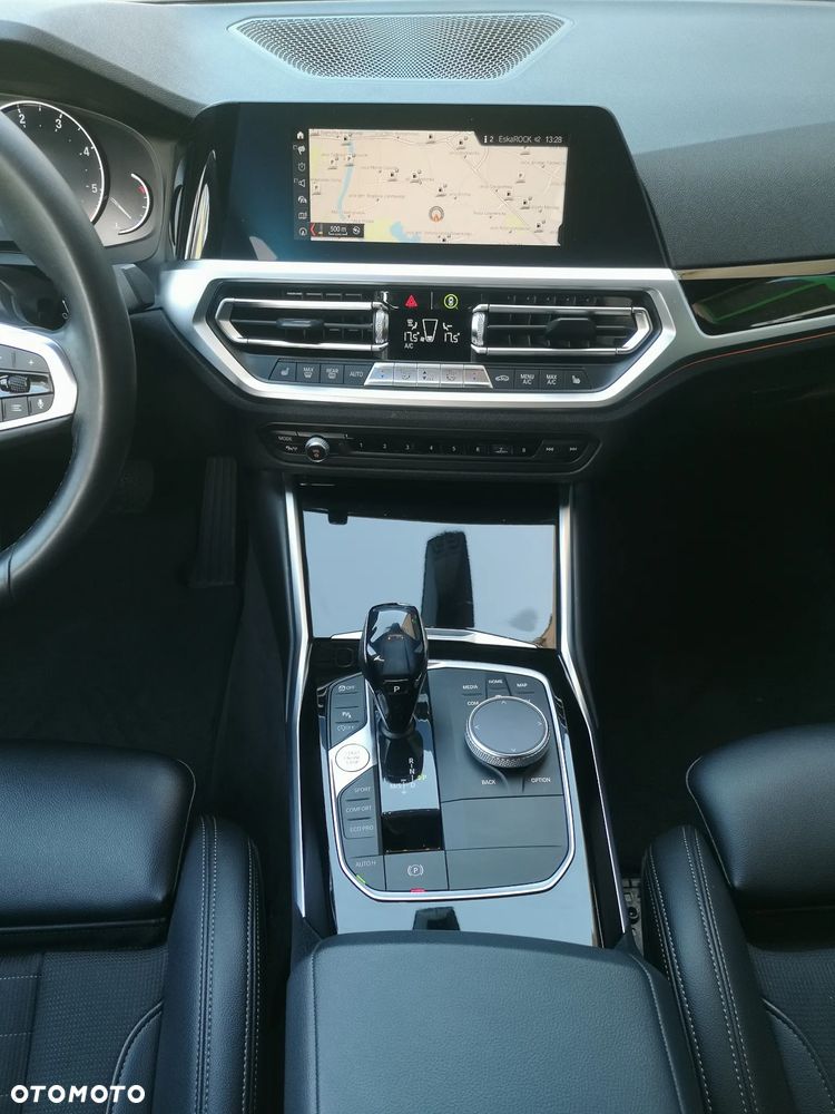 BMW Seria 3 318d M Sport - 19